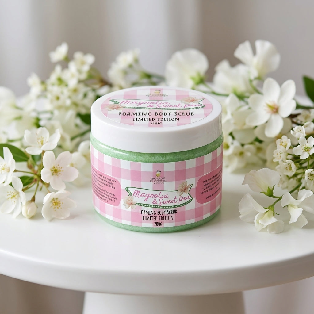 Magnolia and sweet pea foaming body scrub (200g)