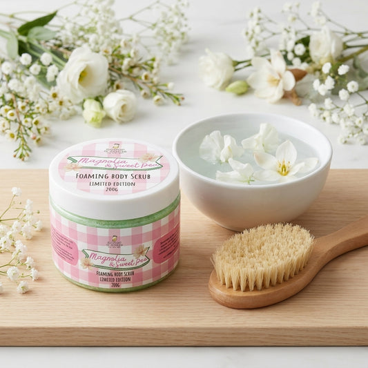 Magnolia and sweet pea foaming body scrub (200g)